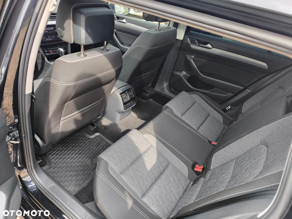 Volkswagen Passat 2.0 TDI SCR DSG 4Motion Business - 14