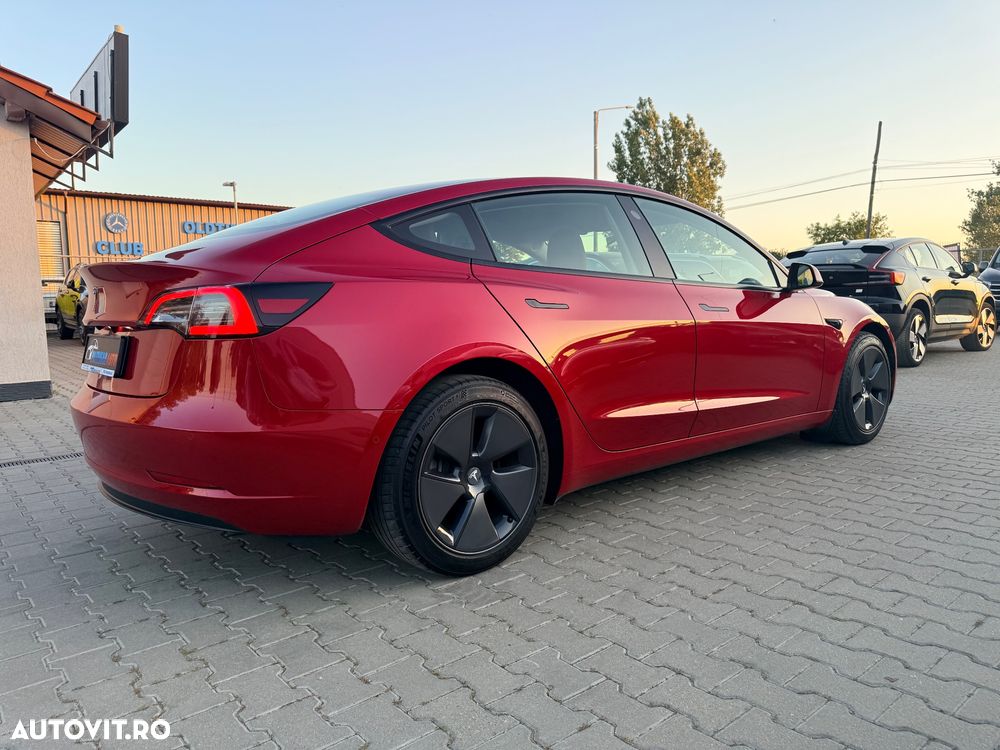 Tesla Model 3 - 3