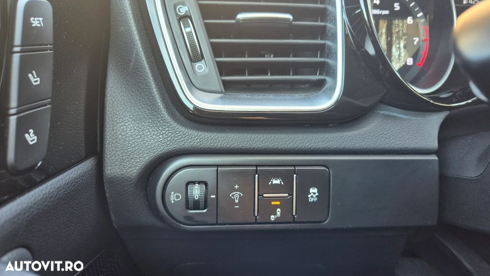 Kia Ceed 1.4 T-GDI OPF Platinum Edition - 25