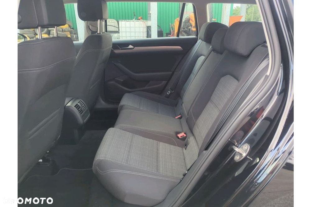 Volkswagen Passat Variant 2.0 TSI Business DSG - 7