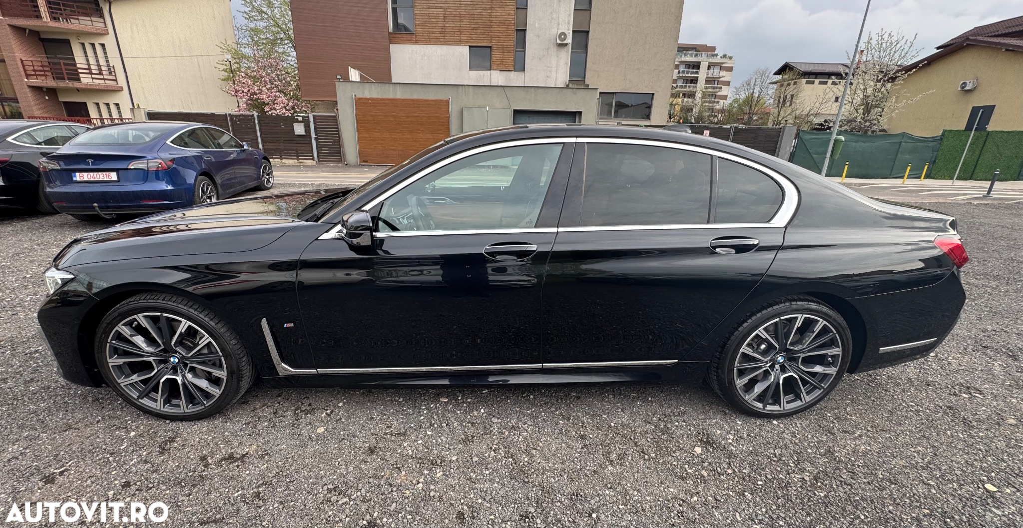 BMW Seria 7 740i - 8