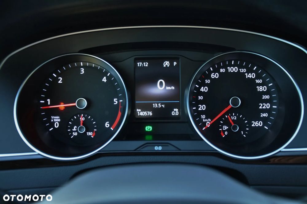 Volkswagen Passat 2.0 TDI EVO Business DSG - 34
