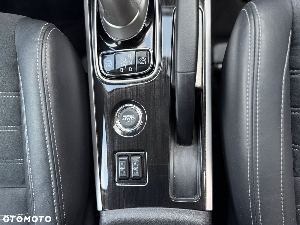Mitsubishi Outlander PHEV Instyle NAVI + - 33
