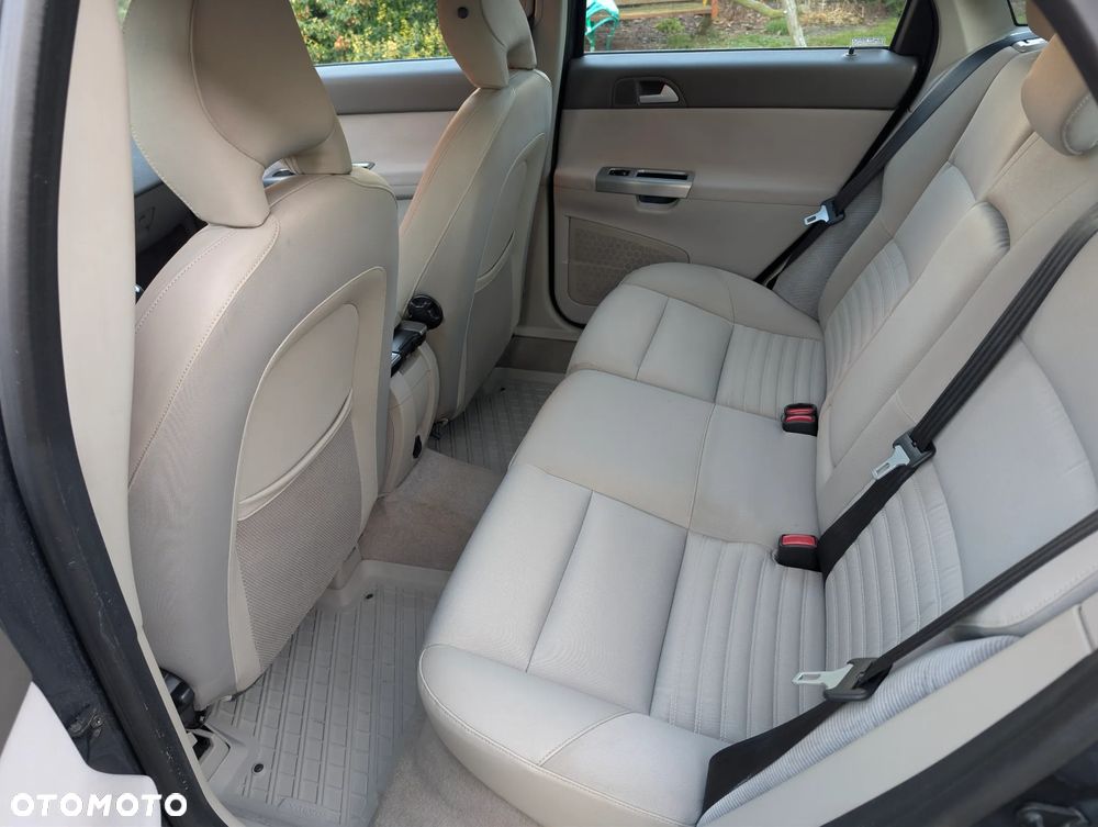 Volvo S40 2.0D Momentum - 12