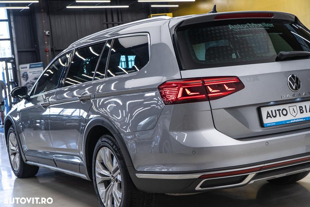 Volkswagen Passat Alltrack 2.0 TDI SCR DSG 4Motion - 32