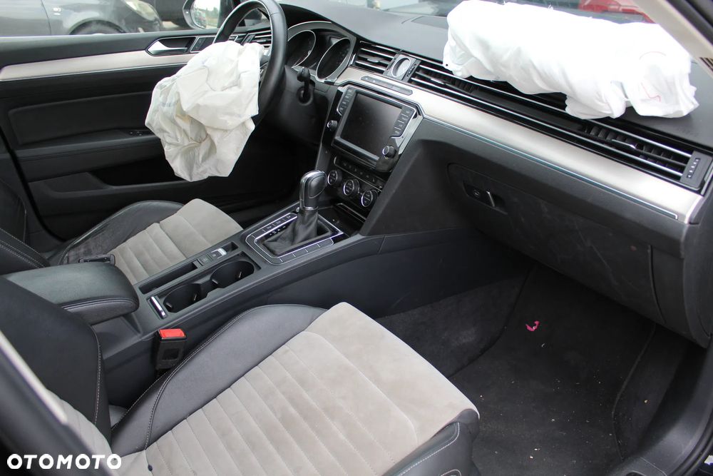 Volkswagen Passat 2.0 TDI Bi-Turbo BMT 4Mot Highline DSG - 11