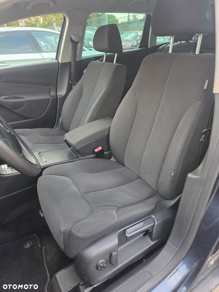 Volkswagen Passat 1.6 Comfortline - 10