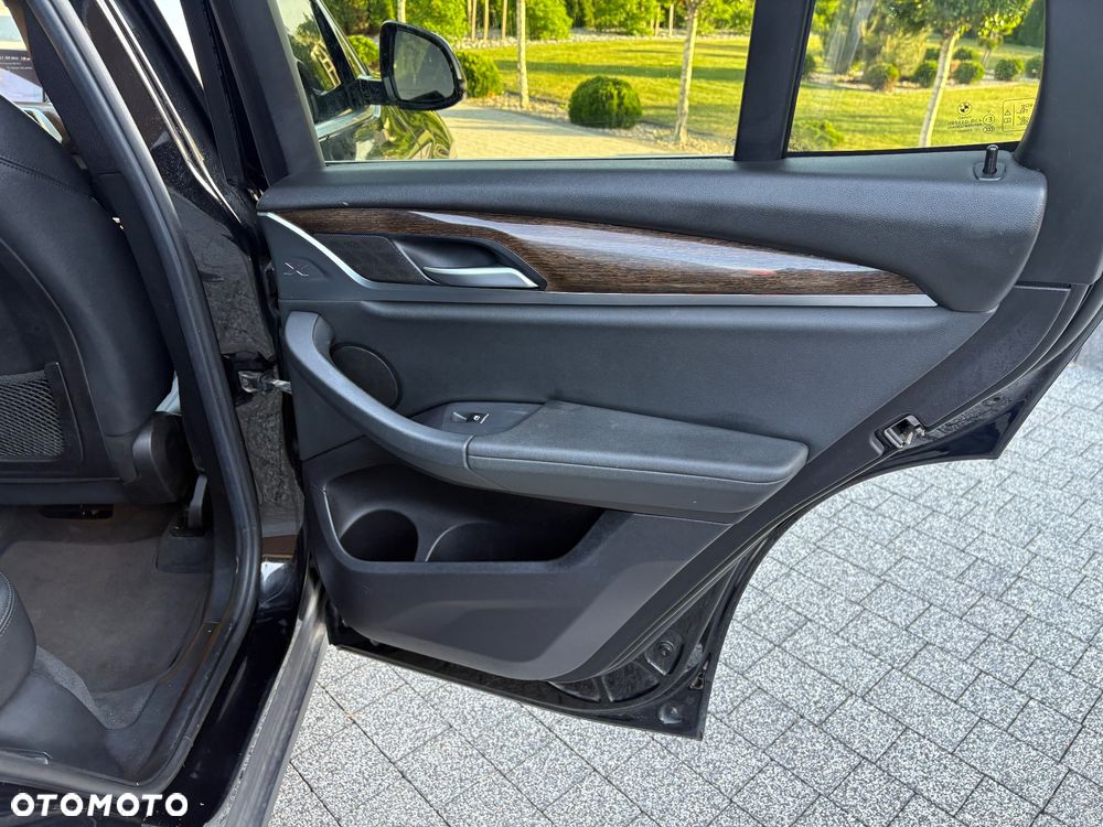 BMW X3 xDrive30i xLine - 30