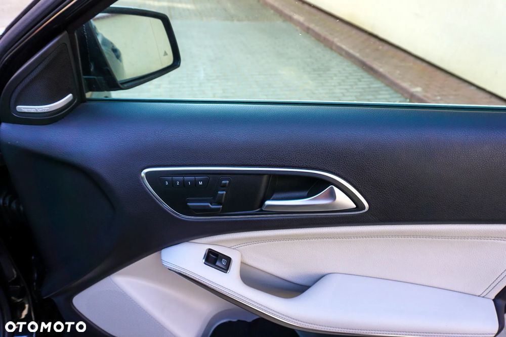 Mercedes-Benz GLA 200 Activity Edition - 34