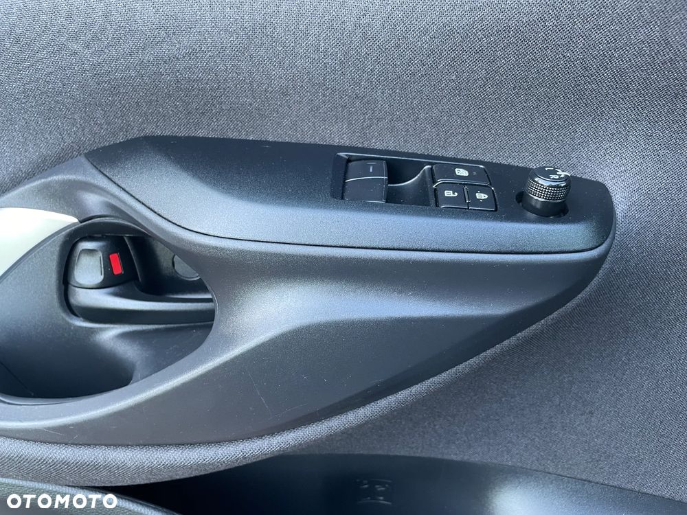 Toyota Yaris Hybrid 1.5 Comfort - 27