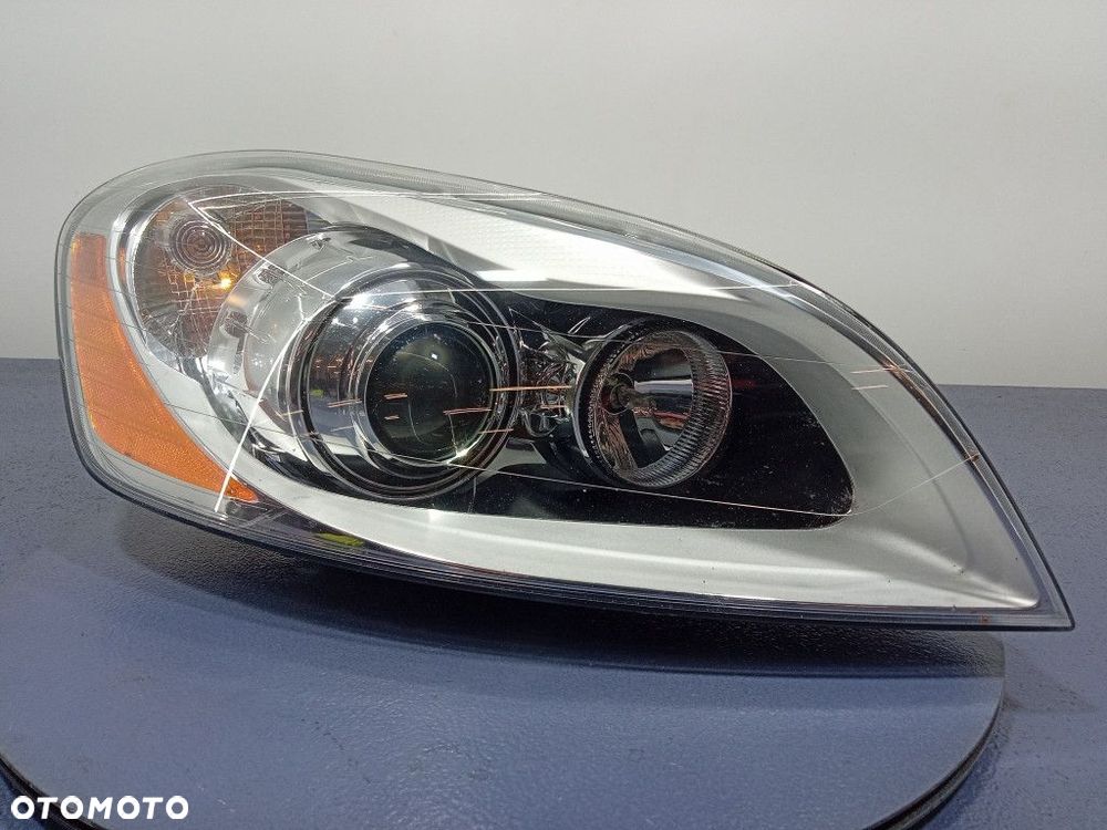 VOLVO XC60 I 08-13 REFLEKTOR PRAWY BIXENON EU 31420680 - 1