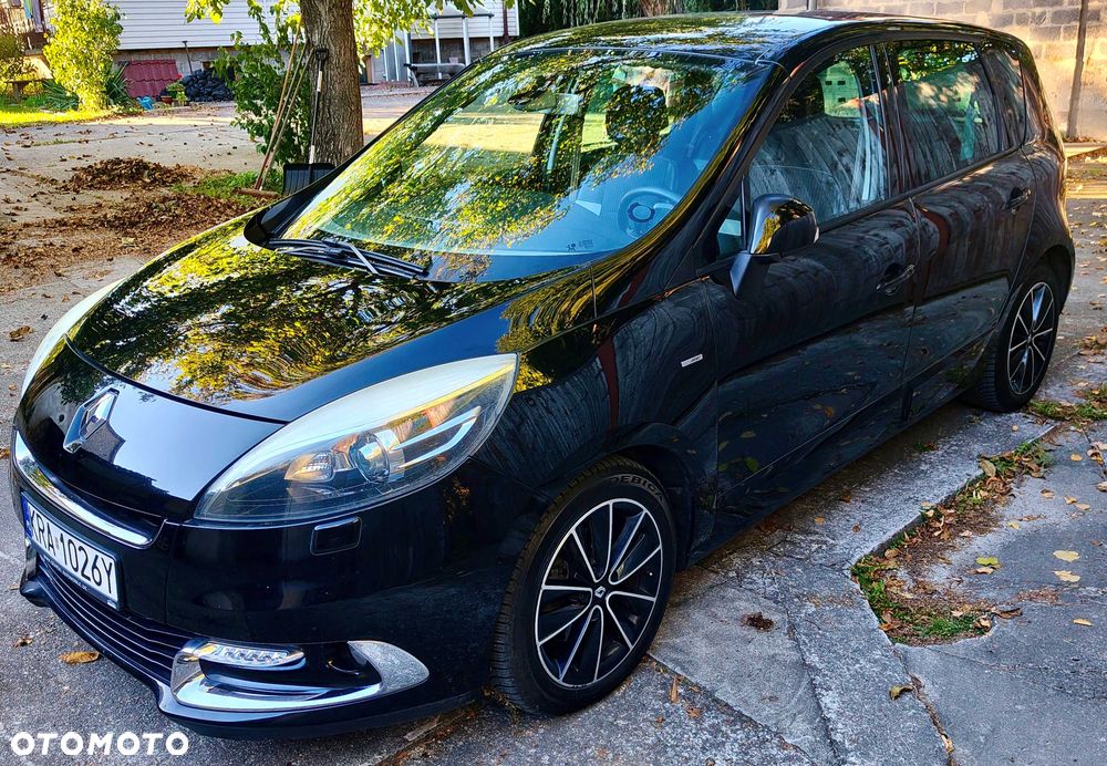 Renault Scenic 2012 photo 2
