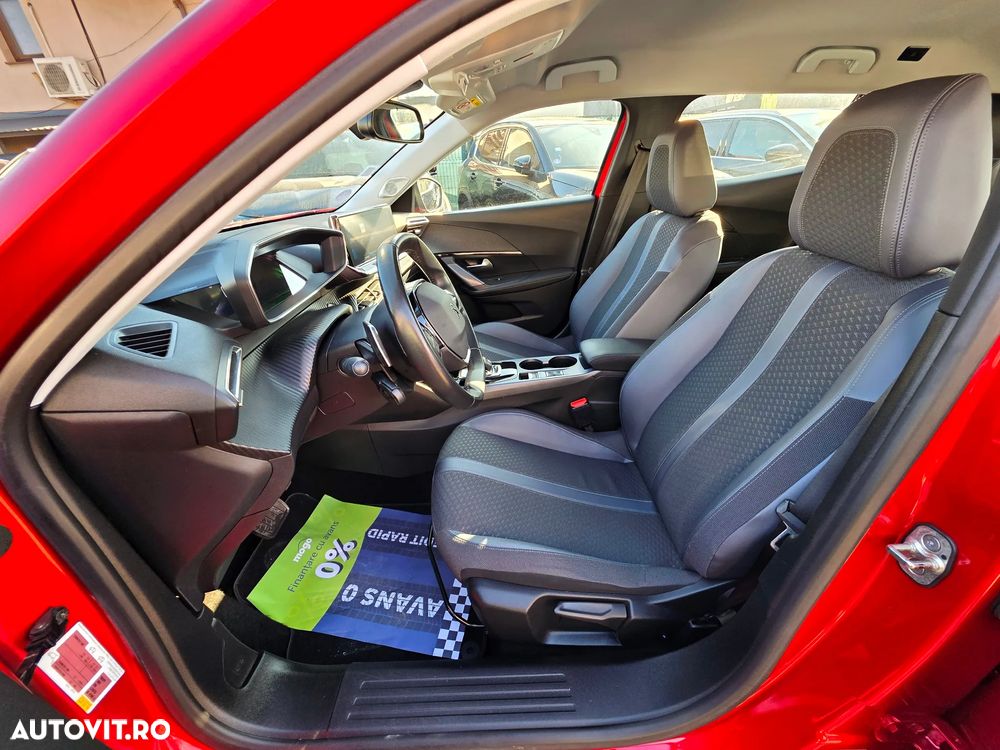 Peugeot 2008 PureTech 130 EAT8 GT Pack - 23