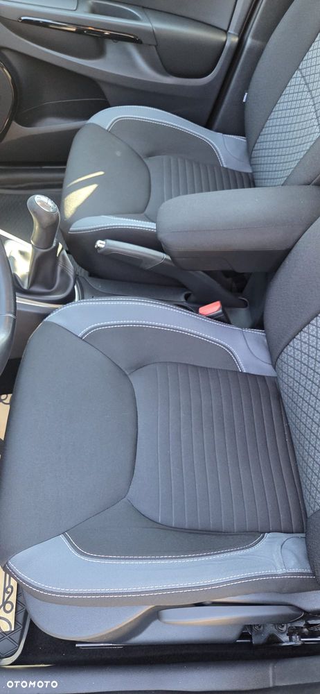 Renault Clio 2016 photo 2