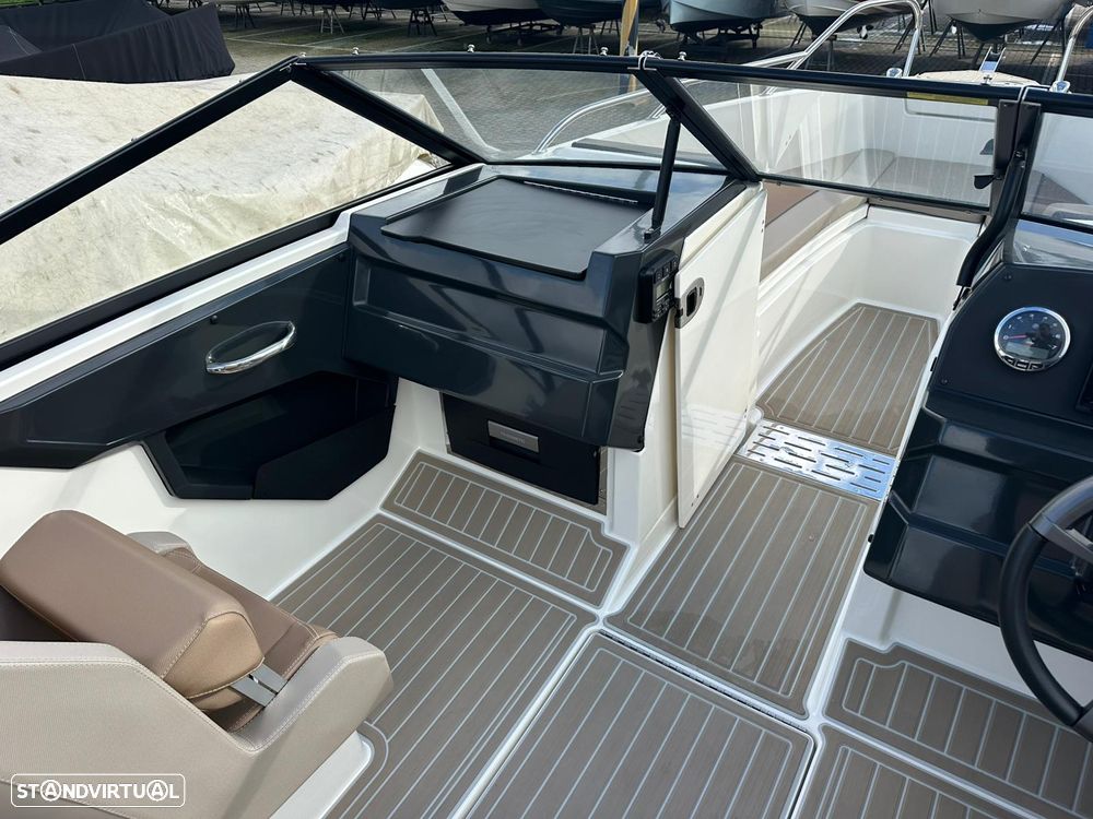 Quicksilver Activ 605 Bowrider - 13