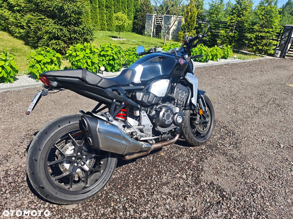 Honda CB - 1