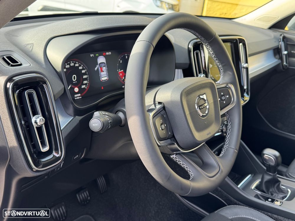 Volvo XC 40 2.0 D3 Momentum Plus - 10