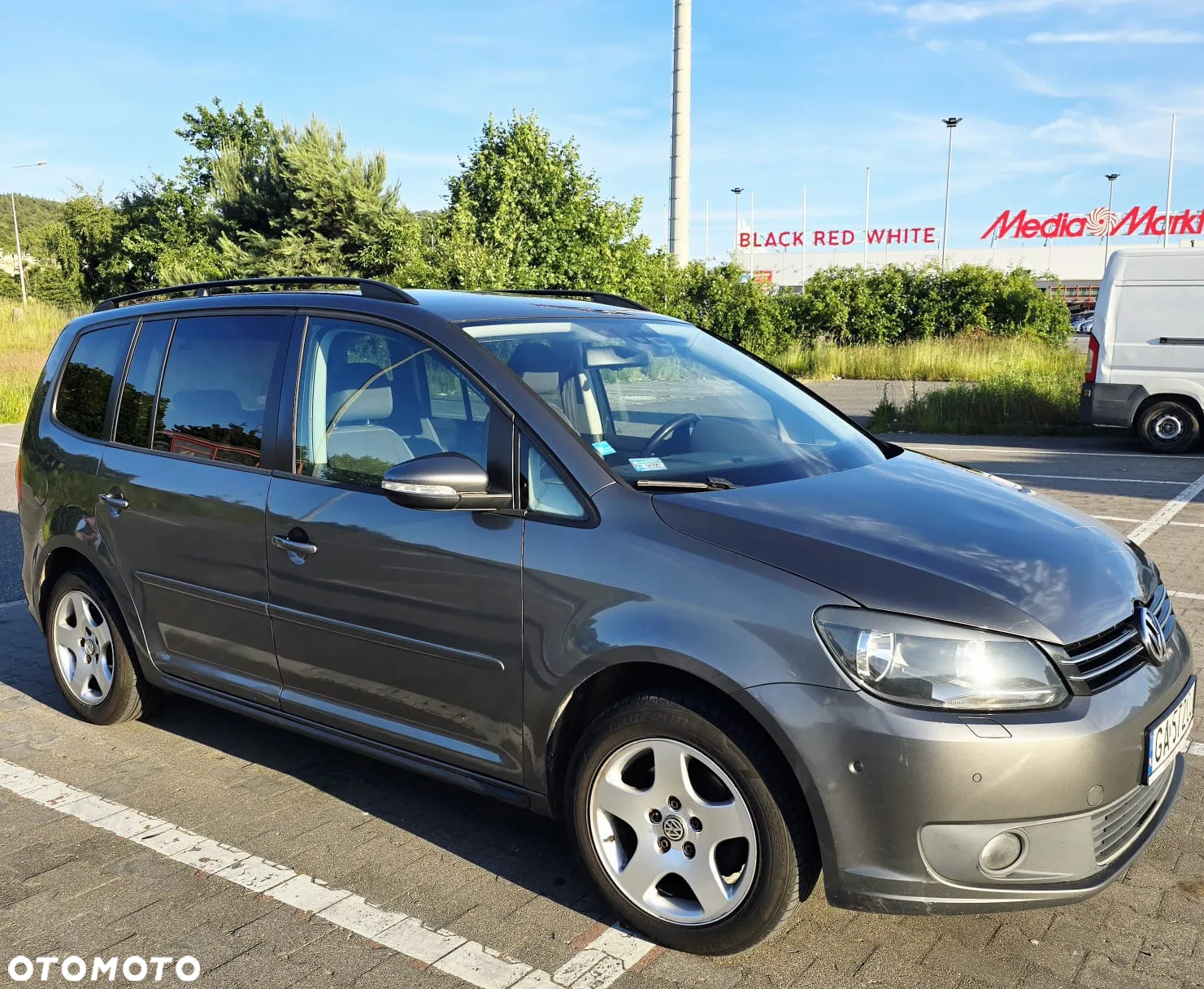 Volkswagen Touran 1.6 TDI DPF BlueMot Comfortline - 26