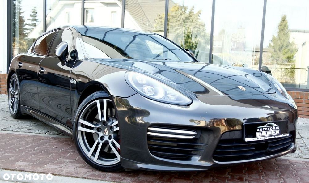 Porsche Panamera GTS PDK - 3