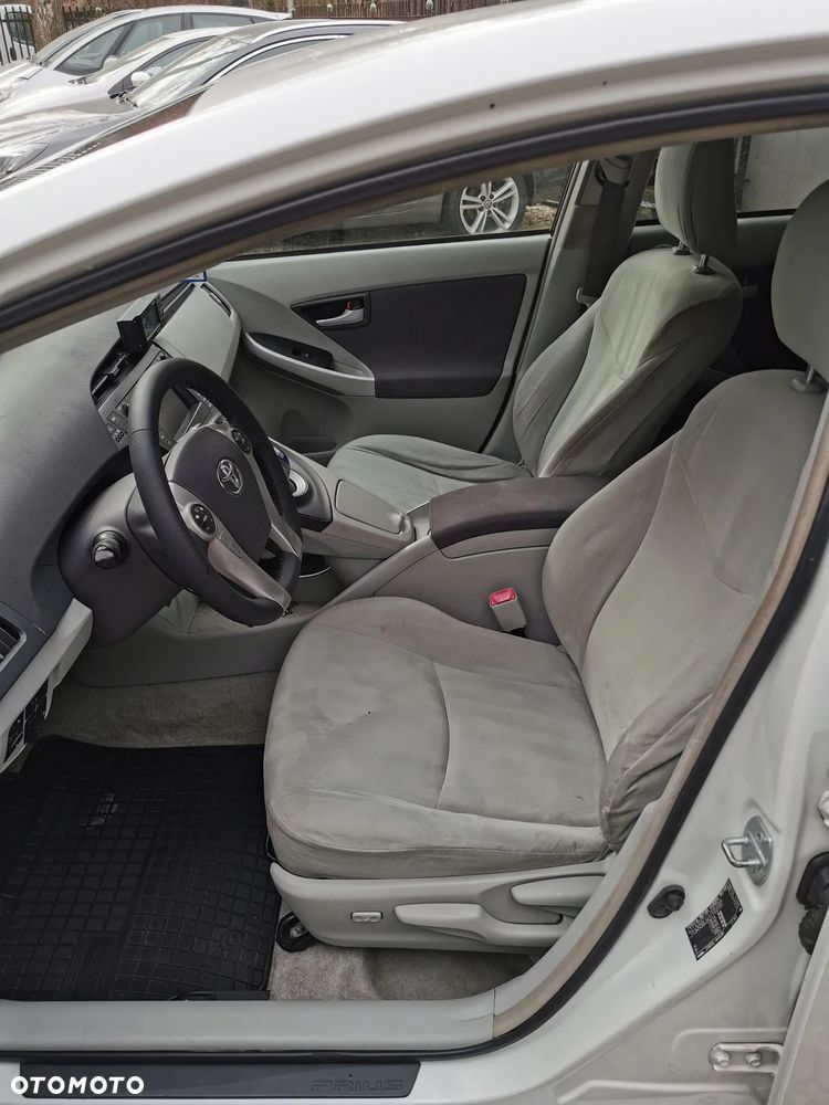 Toyota Prius - 8