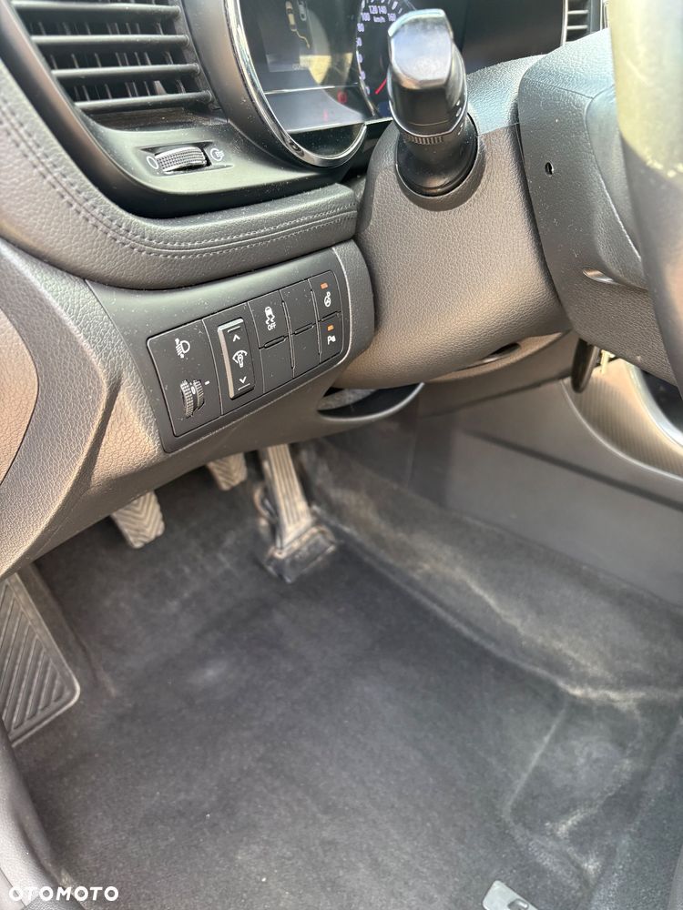 Kia Optima 2.0 L - 21