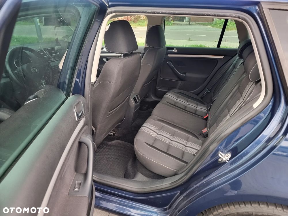 Volkswagen Golf - 16