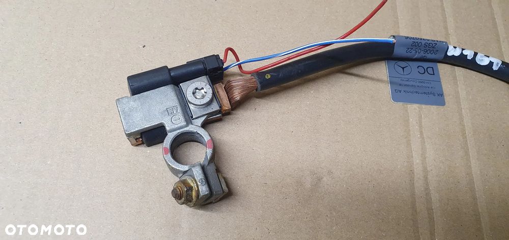 Klema minusowa akumulatora bezpiecznik Mercedes E-Klasa W211 A2115420518 - 2