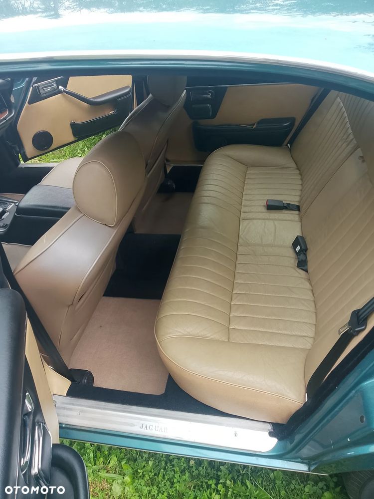 Jaguar XJ - 17
