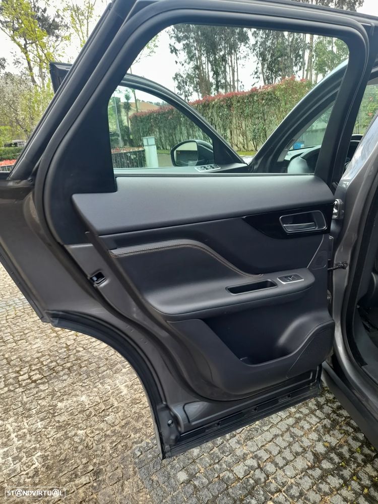 Jaguar F-Pace 2.0 i4D Portfolio - 10