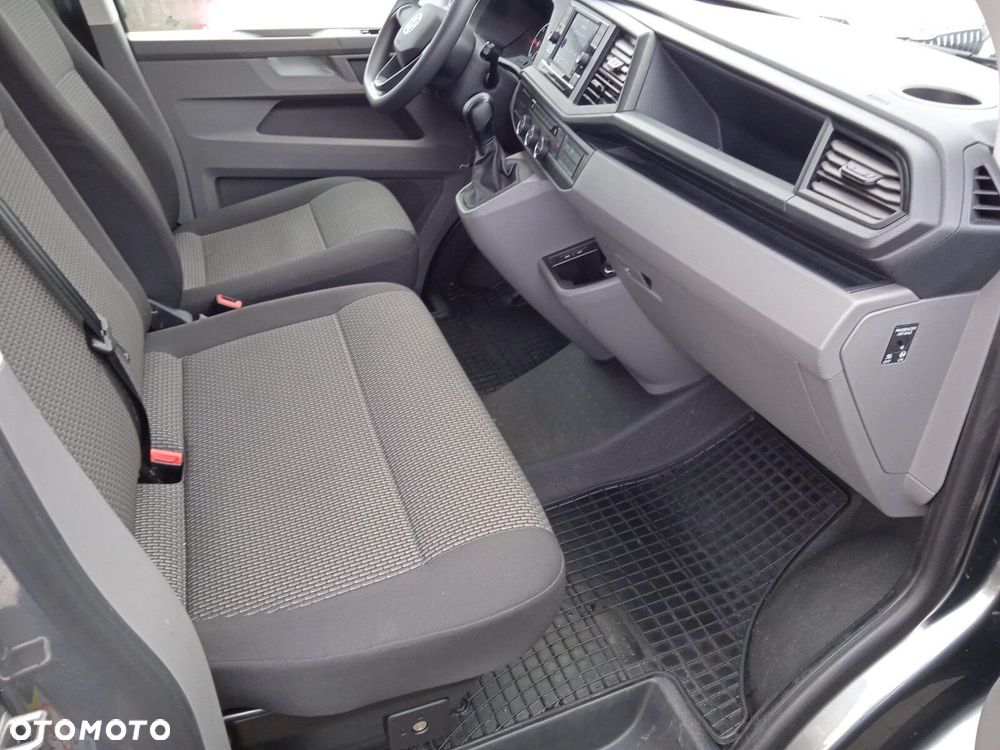 Volkswagen Caravelle - 13