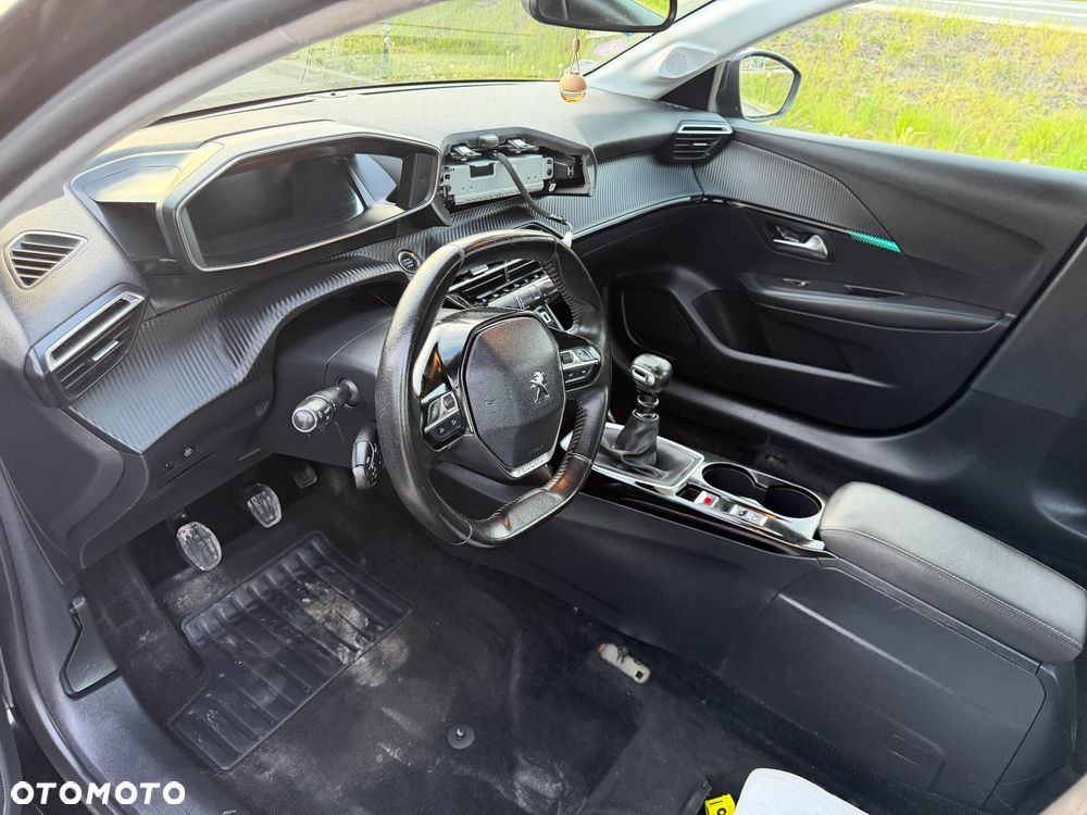 Peugeot 208 Benzin 100 Style - 9