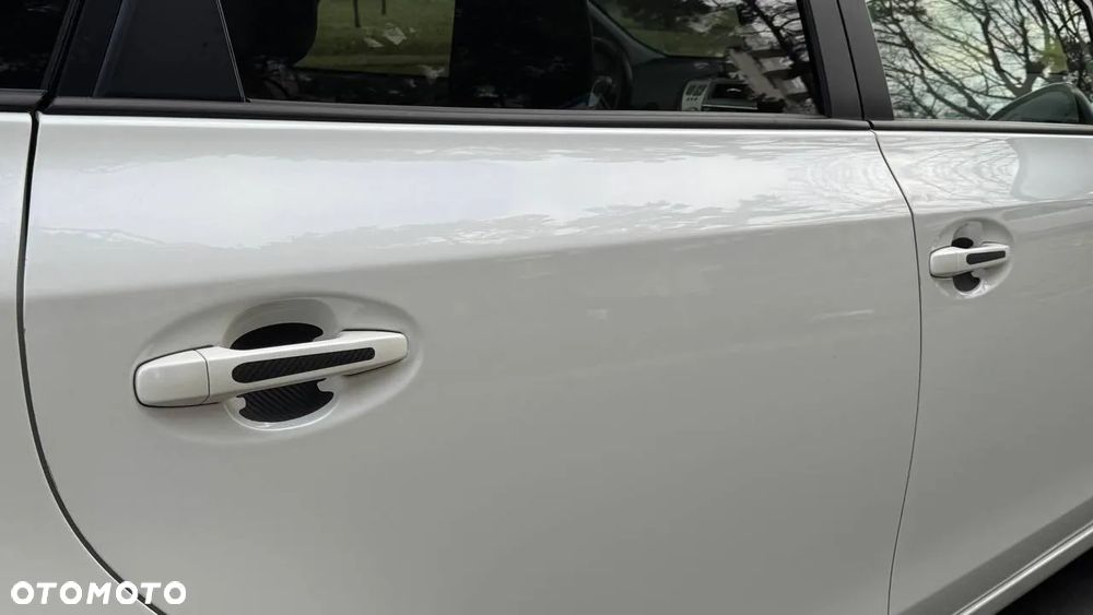 Toyota Prius+ (Hybrid) Executive - 6