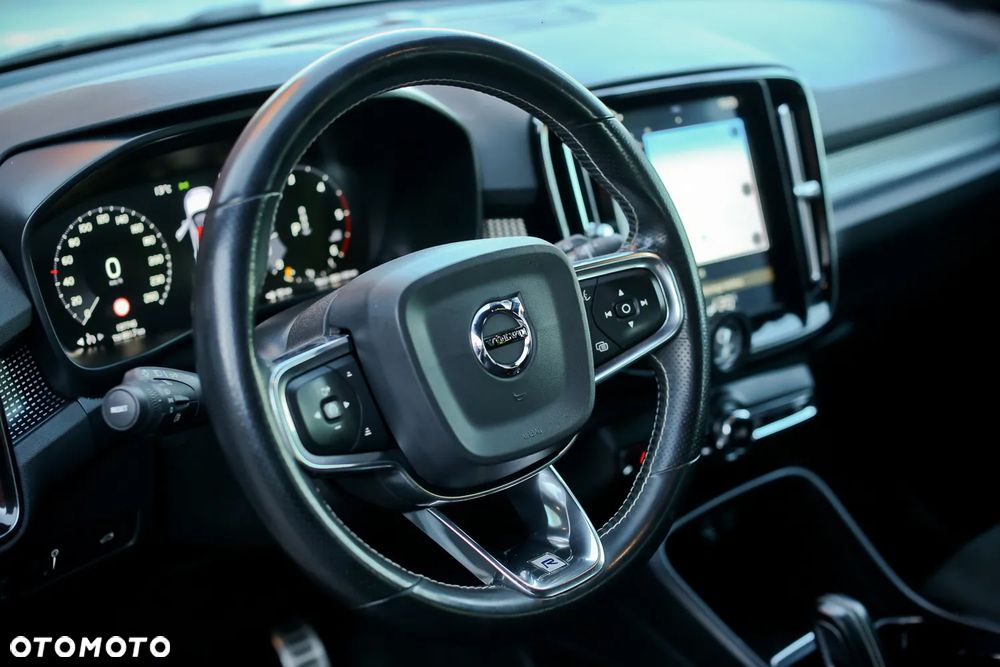 Volvo XC 40 D4 AWD Geartronic R-Design - 28