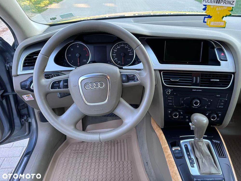 Audi A4 Avant 2.0 TDI DPF multitronic S line Sportpaket - 32