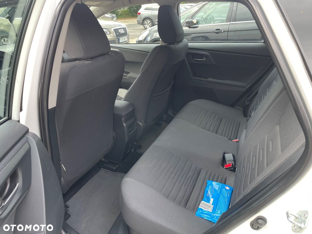 Toyota Auris - 12