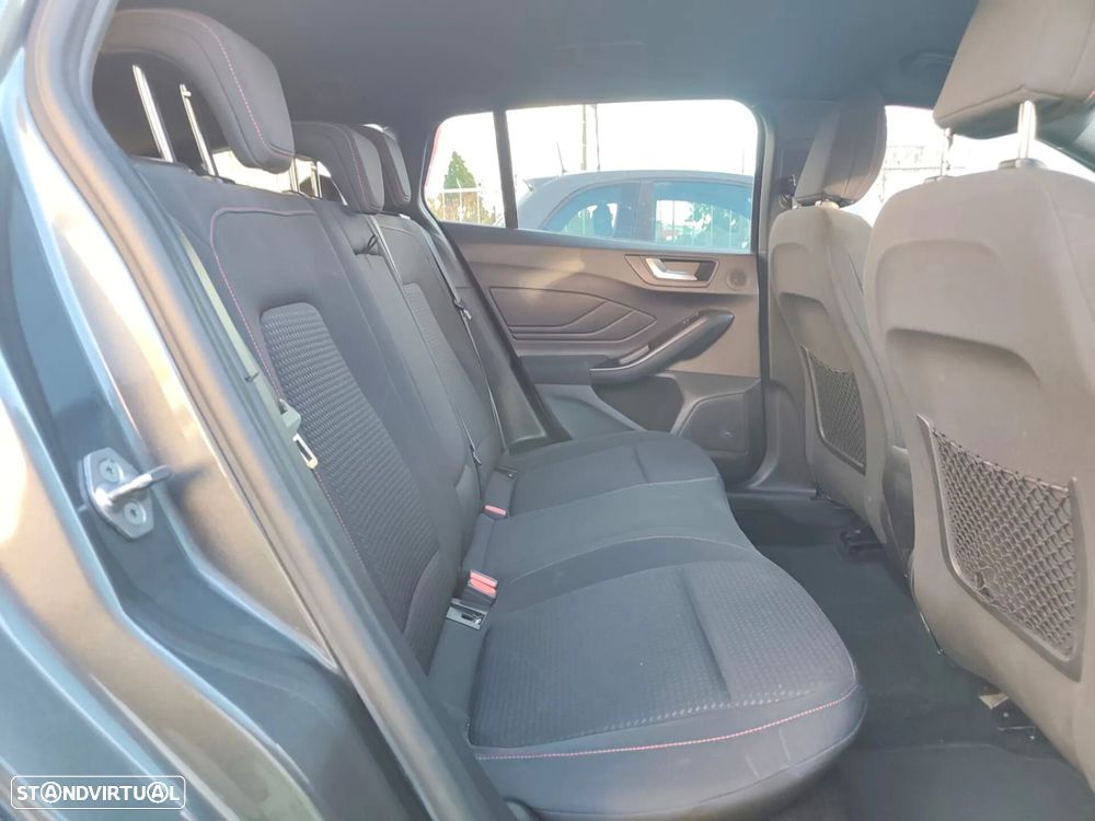 Ford Focus SW 1.0 EcoBoost MHEV ST-Line Design SIP - 31