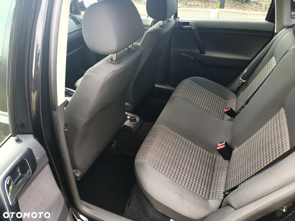 Volkswagen Polo - 4