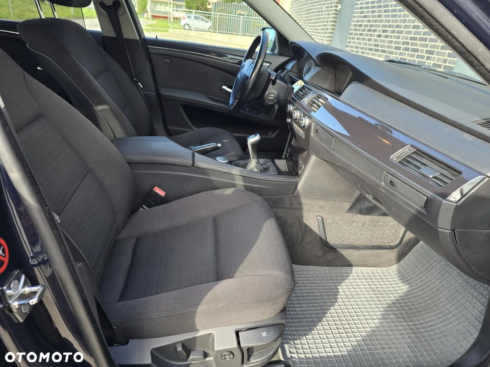 BMW Seria 5 520d Touring Special Edition - 22