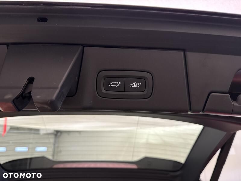 Volvo V90 Cross Country B5 D AWD Pro - 23