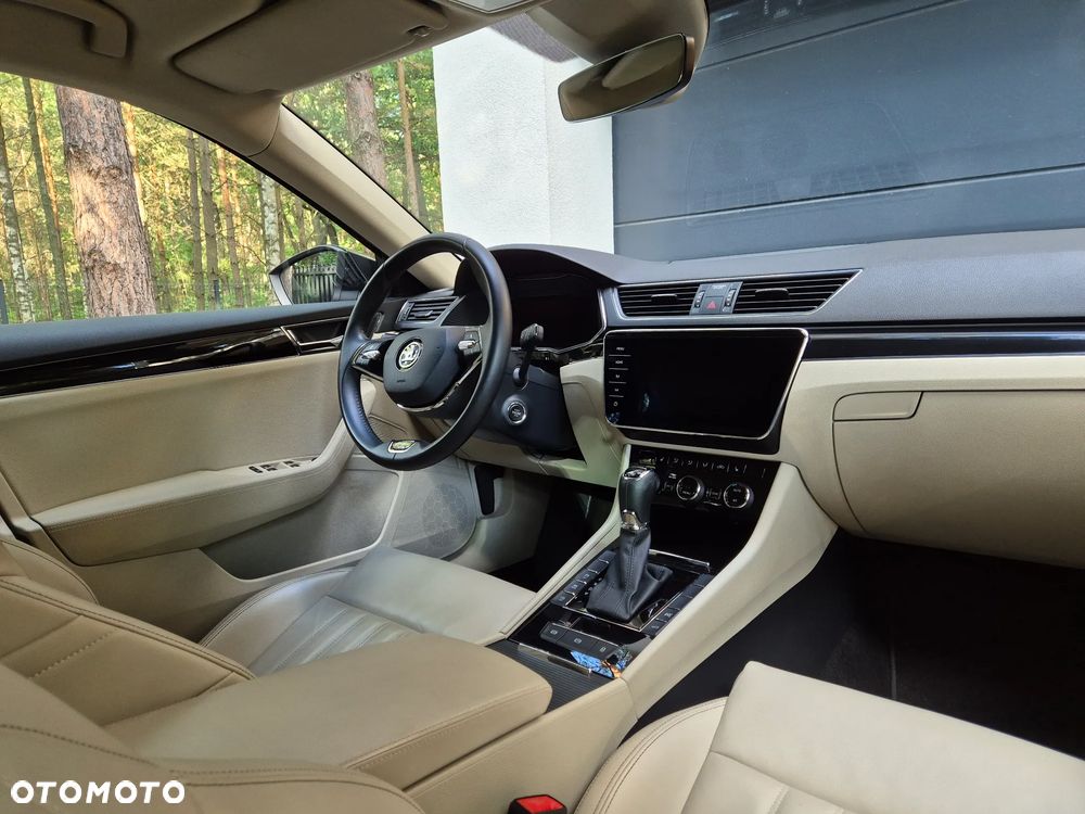Skoda Superb 2.0 TSI L&K DSG - 11