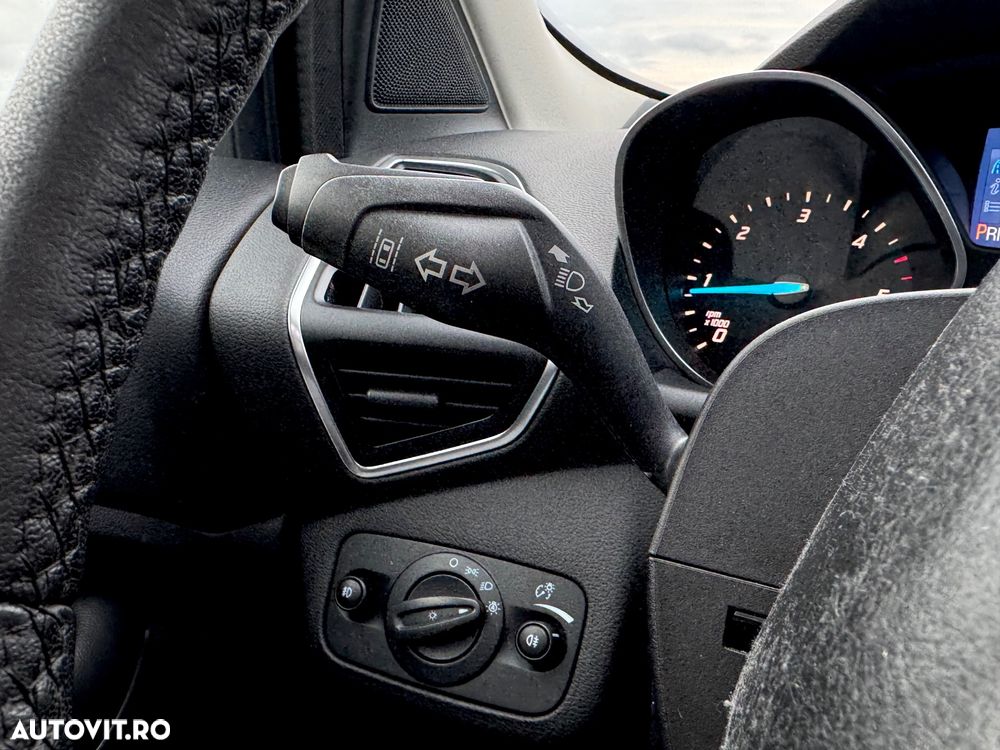 Ford Kuga - 30