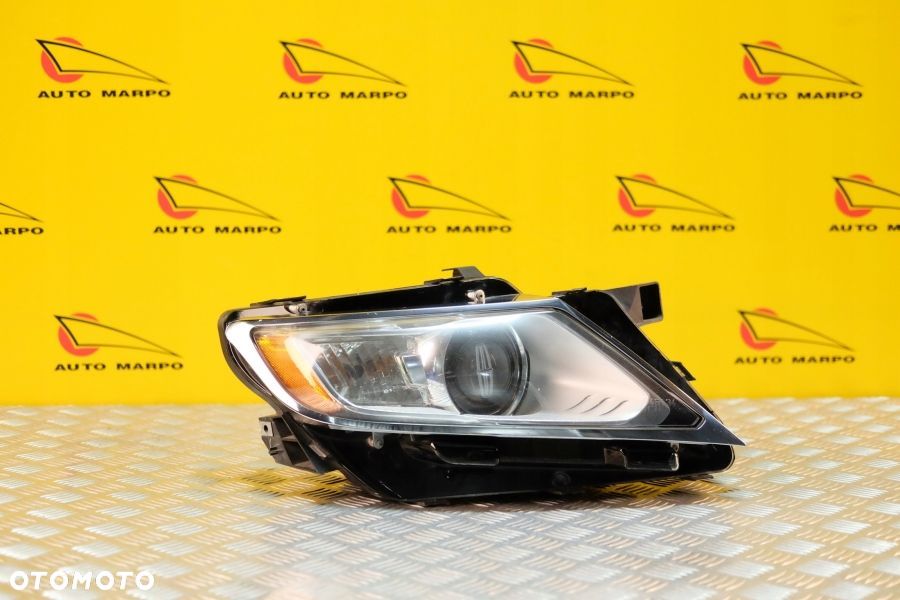 LINCOLN MKX 2011- REFLEKTOR LAMPA PRAWA ZWYKŁA USA - 2