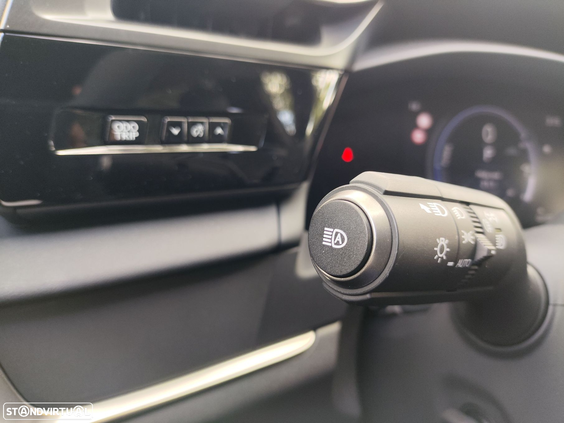 Lexus rz-450e Premium Monotone c/ mala elétrica - 23