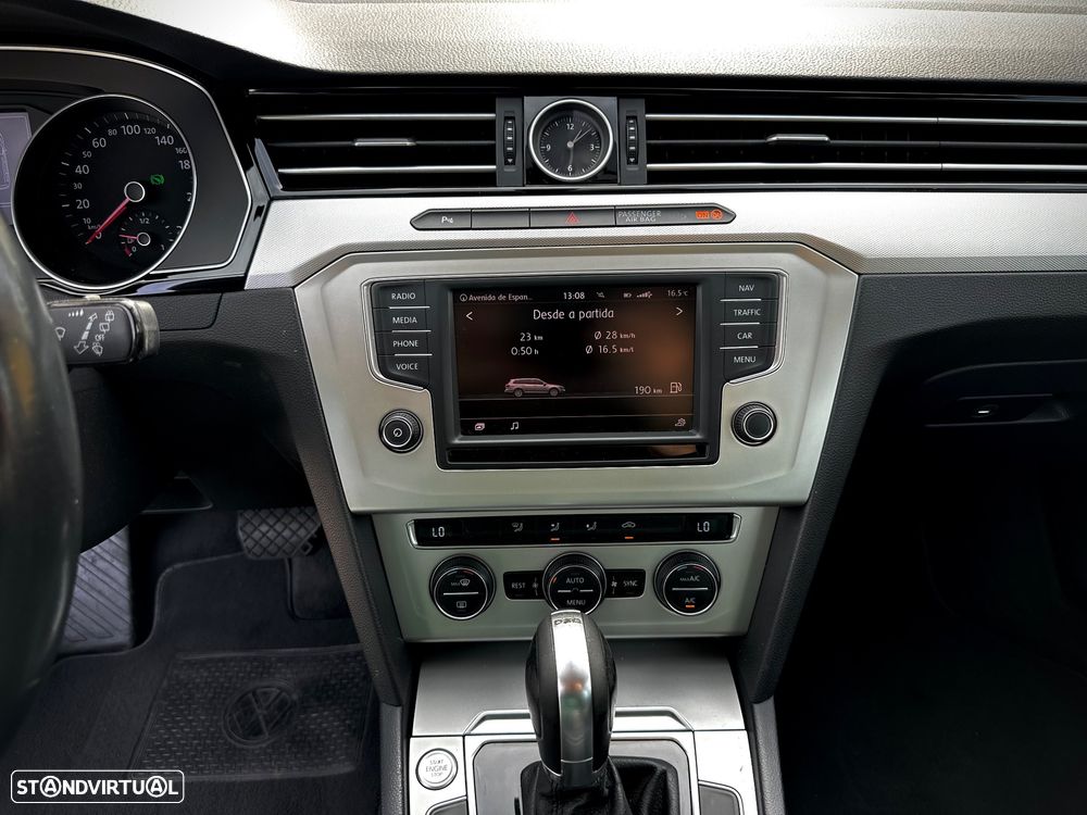 VW Passat Variant 2.0 TDi Confortline DSG - 18