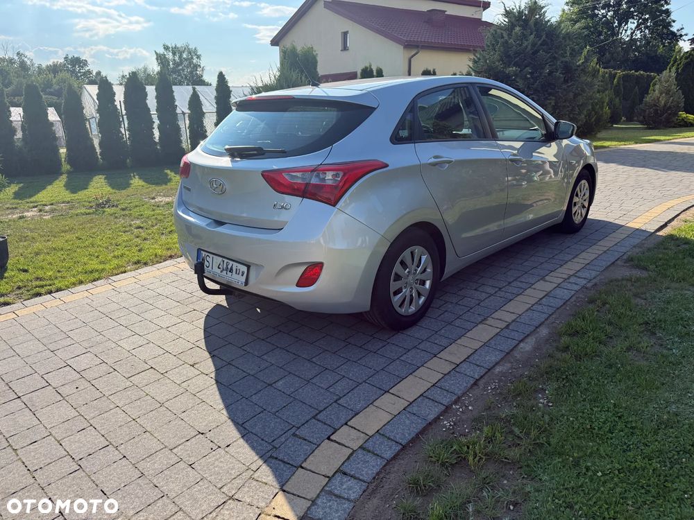 Hyundai i30 1.6 D Classic + - 7
