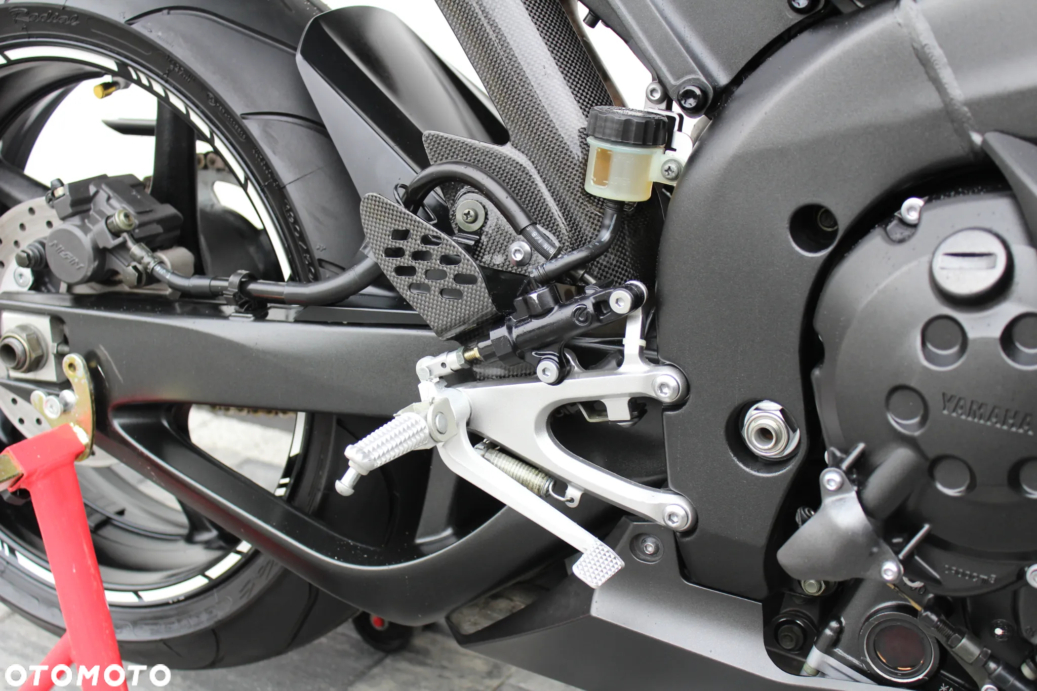 Yamaha R1 - 13