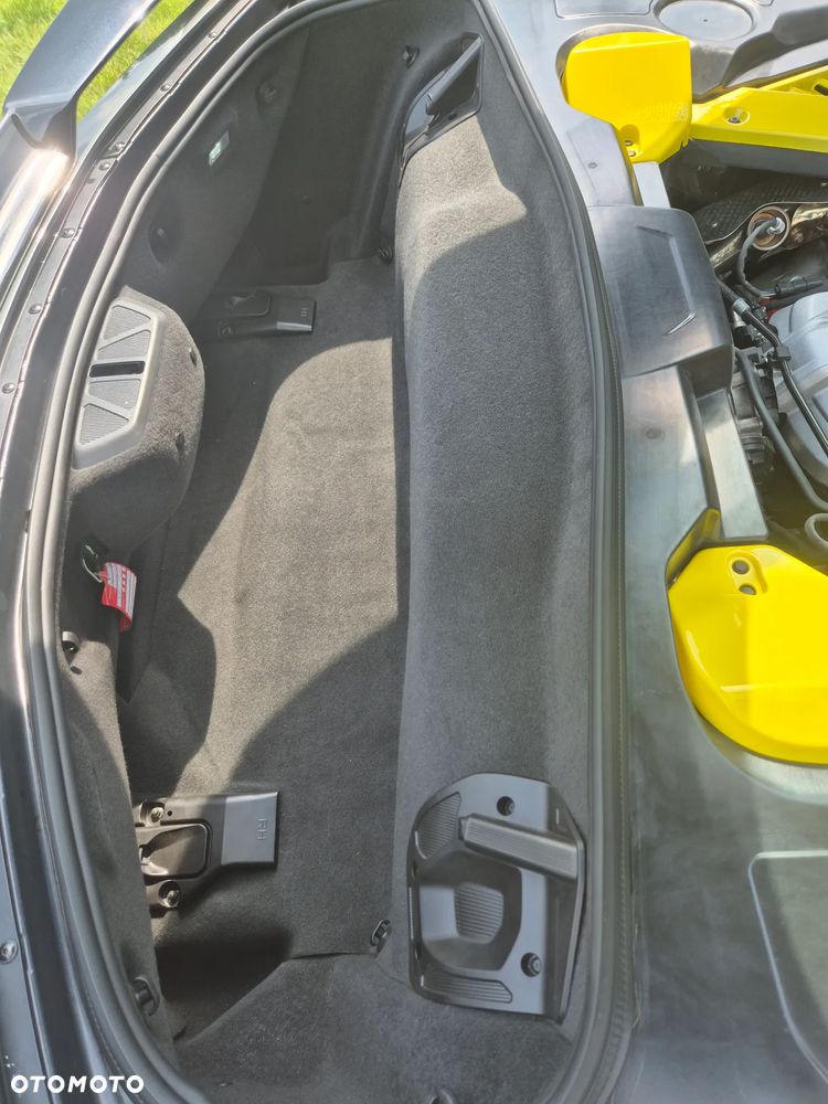Chevrolet Corvette - 23