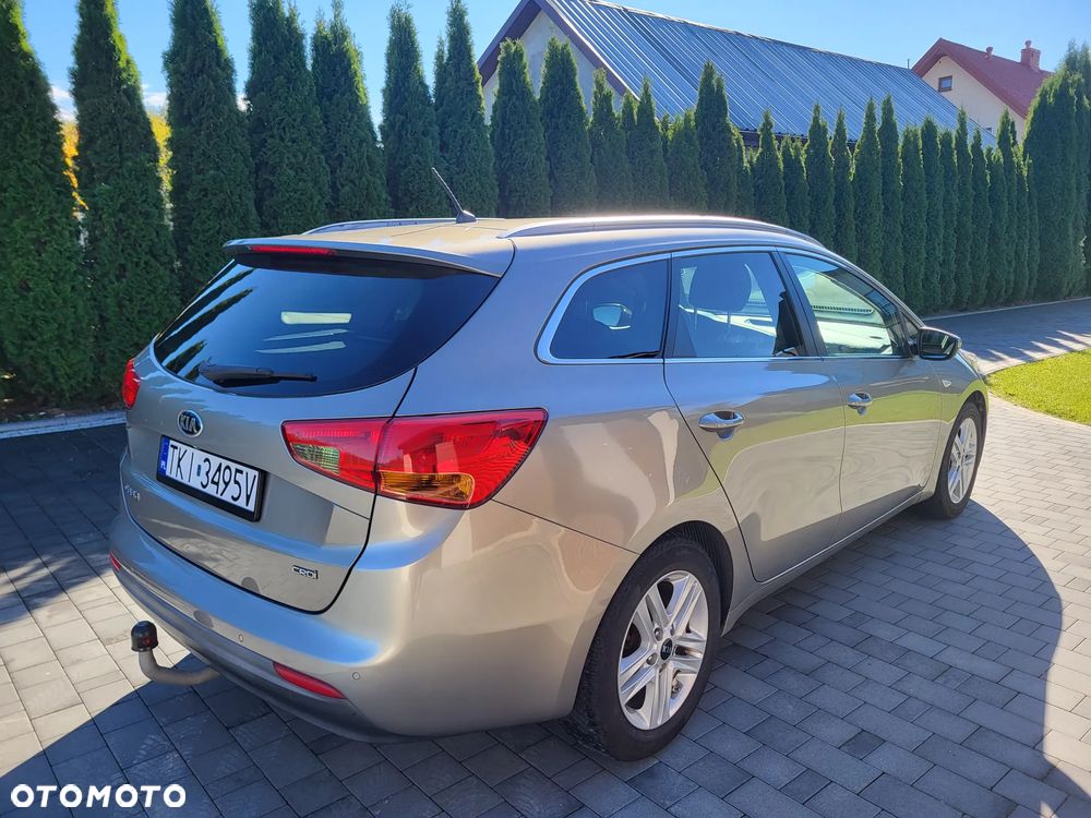 Kia Ceed - 10