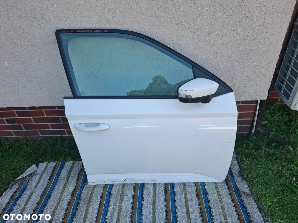Drzwi prawe przednie Skoda Fabia III kod lakieru LF9E - 5