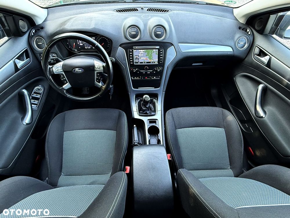 Ford Mondeo - 24